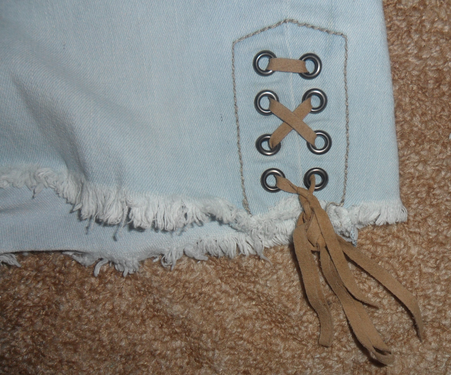 Schöne Damen Franzen Jeans Shorts Größe 38 in Staßfurt  (Sachsen-Anhalt)