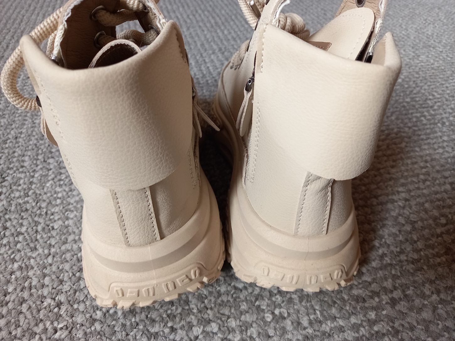 Neuwertige Damen Leder Halbstiefel Größe 40 in 39446 Staßfurt (Sachsen-Anhalt)