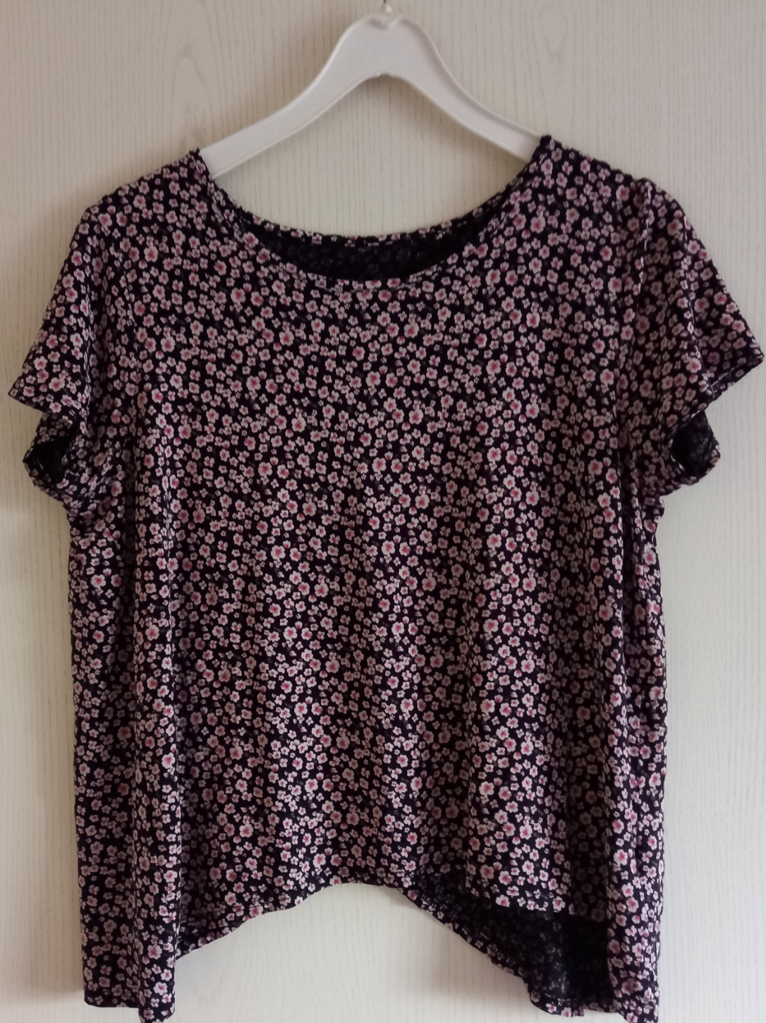 Mädchen Sommer Zipfel T-shirt Größe 158/164 in Staßfurt  (Sachsen-Anhalt)
