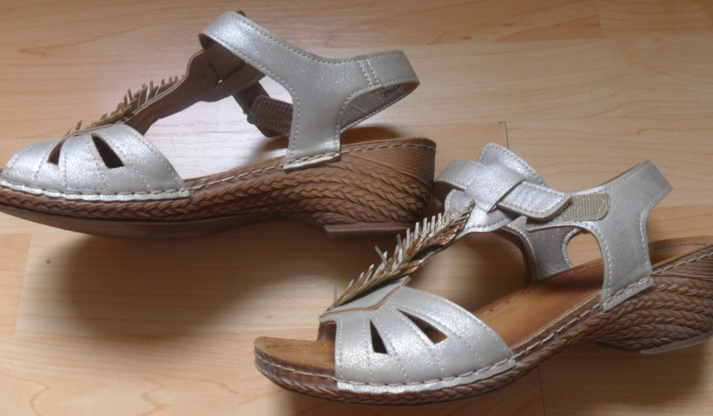 Damen Leder Sandalen Größe 37 in 39446 Staßfurt (Sachsen-Anhalt)