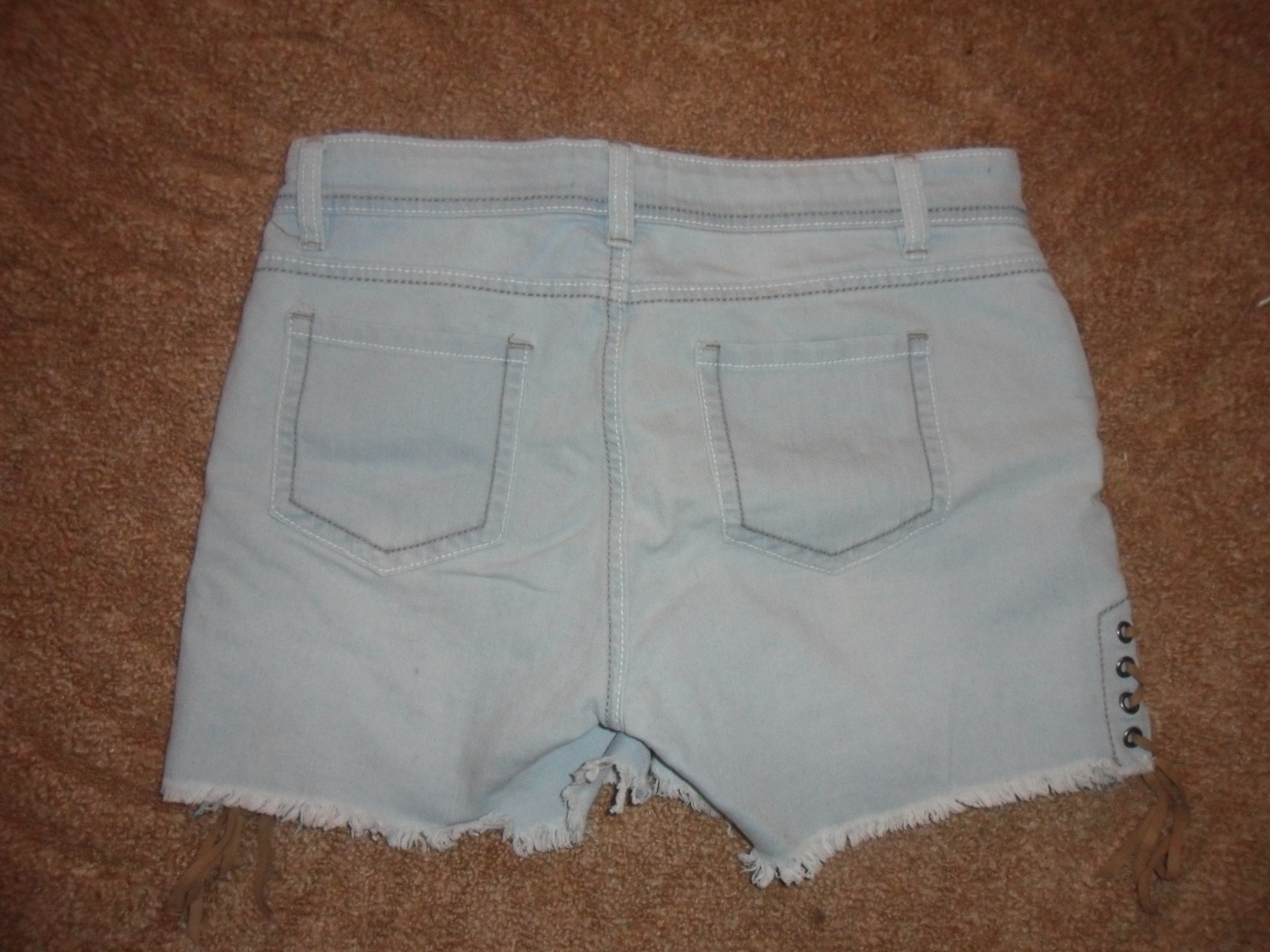 Schöne Damen Franzen Jeans Shorts Größe 38 in Staßfurt  (Sachsen-Anhalt)